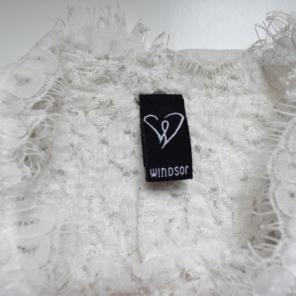 Windsor Lace Crop Top - Picture 4 of 7
